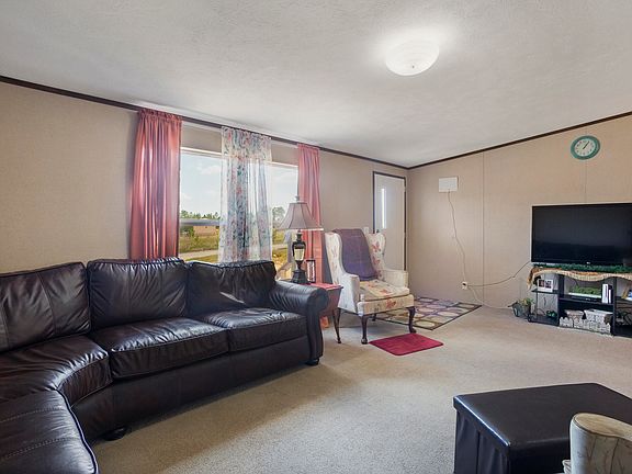 2nd image of 17 Shady Creek Dr