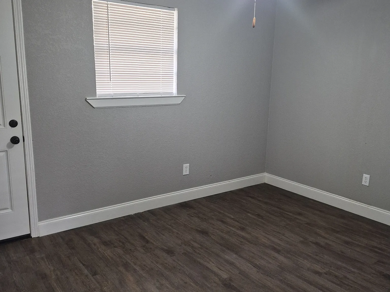 2 bed, 872 sqft, $750 — Photo 2