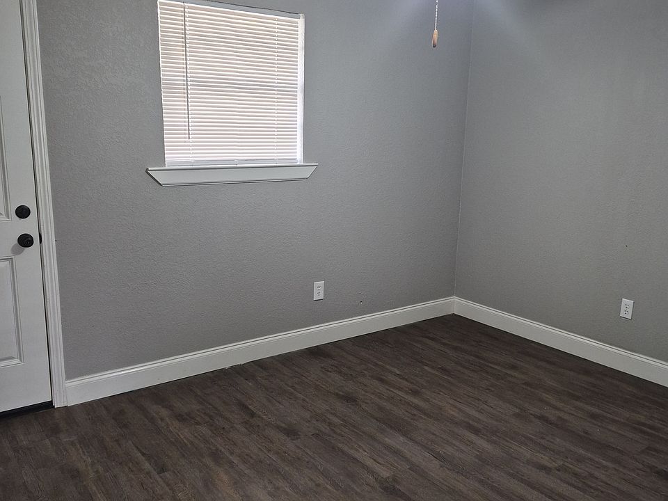 2nd image of 200 4th St Unit 6