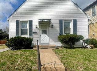 1127 Hilltop Dr, Saint Louis, MO 63132