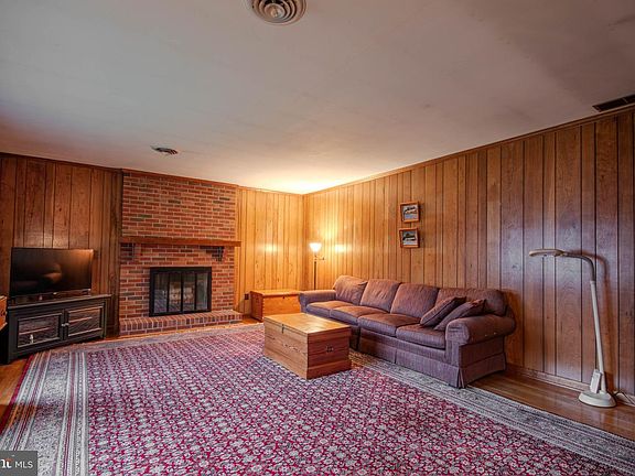 5th image of 117 Walston Ave