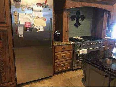 2nd image of 128 Saint Charles Cir