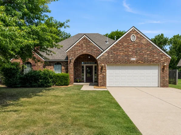 2404 S 10th St, Broken Arrow, OK 74012