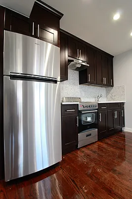 Rented by New York Realty Minimax Inc | media 7