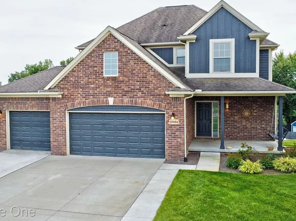 10464 Grandview Dr, Goodrich, MI 48438