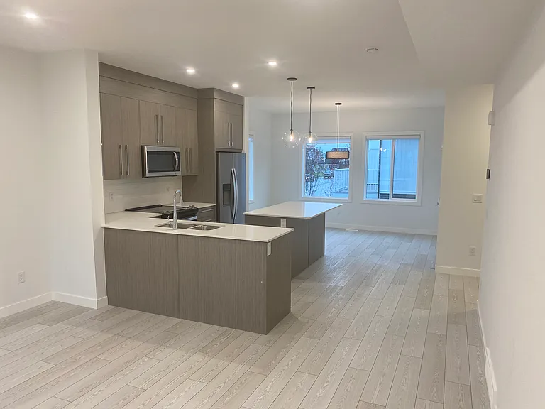 280 Chelsea Rd — Photo 10