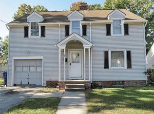 38 Upland St, Springfield, MA 01104