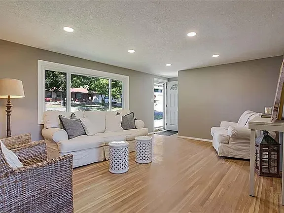 5805 N Colrain Ave — Photo 15