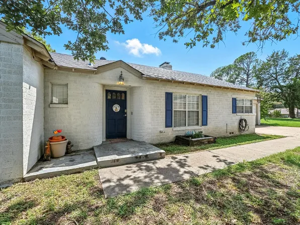 1204 Princess Ln, Hurst, TX 76053