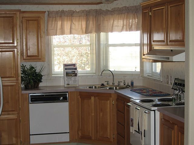 Spacious Kitchen