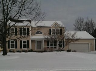 415 Sandhurst Dr, Highland Heights, OH 44143