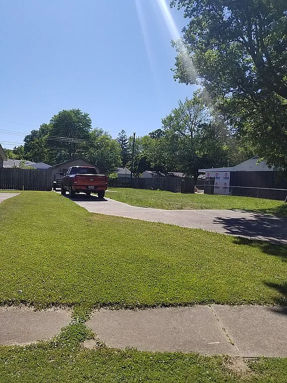 130 Abbotswood Dr photo 1