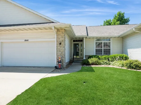 1641 Greens Way Ct NE, Cedar Rapids, IA 52402