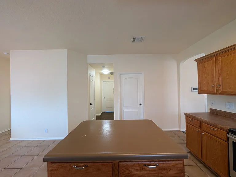 268 Goliad Dr — Photo 8