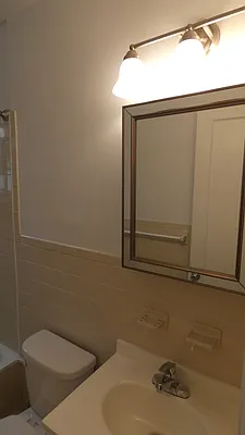 Rented by Karten Real Estate Services LLC | media 18