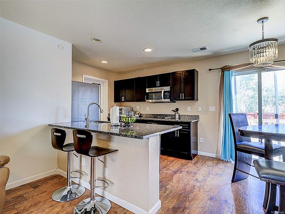 4th image of 10124 Glencoe Ct