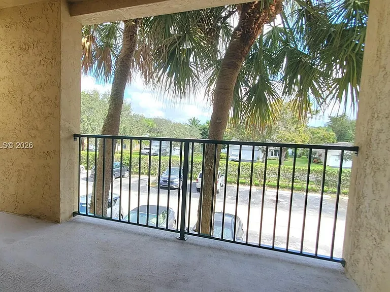 927 Riverside Dr #324 — Photo 12