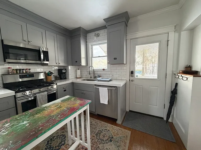 1805 Baker Ave — Photo 17