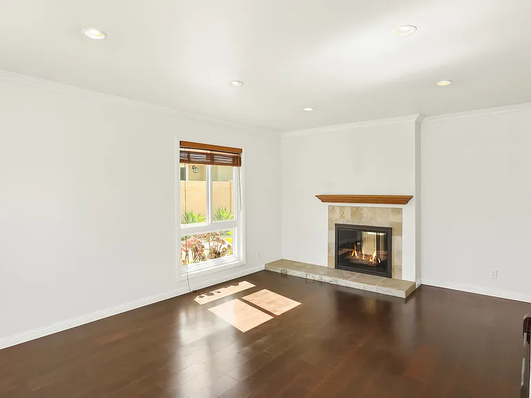 1403 E Chalynn Ave — Photo 9