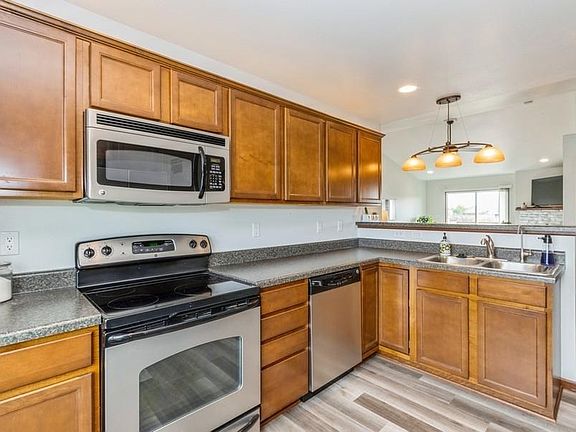 2nd image of 1818 Goose Lake Cir