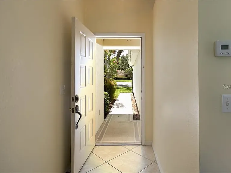 1748 Hunters Greene Ct — Photo 2