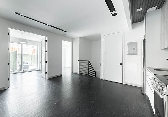 3rd image of 225 Winthrop St #1E