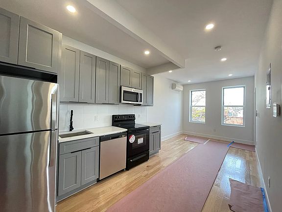 2nd image of 1652 Norman St #2F