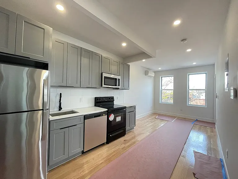 1652 Norman St #2F — Photo 2