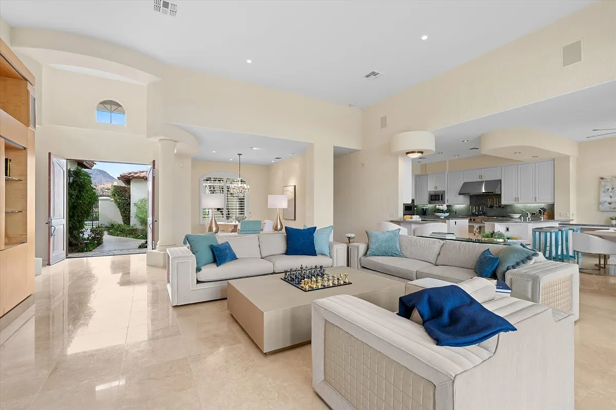4 bed, 3377 sqft, $20,000 — Photo 4