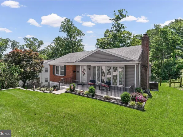 908 Broadway Ave, Secane, PA 19018