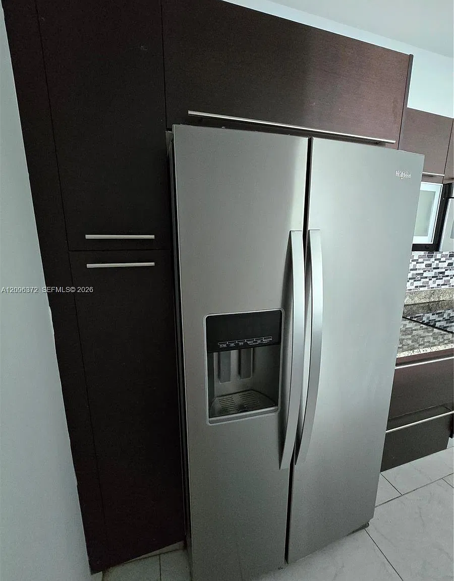 1 bed, 774 sqft, $3,400 — Photo 2