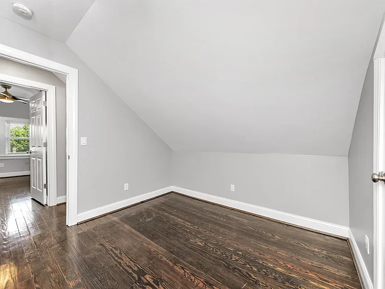 1917 Crane Ave #2 — Photo 10