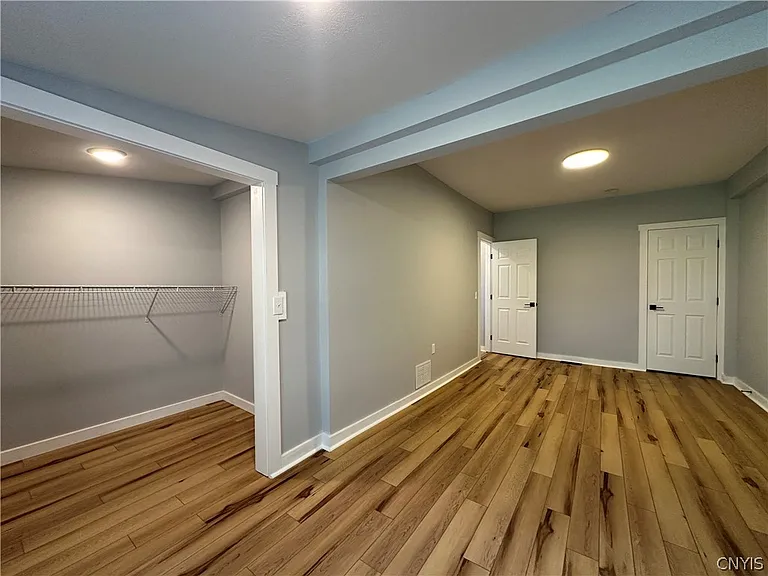 128 Caroline Ave — Photo 11