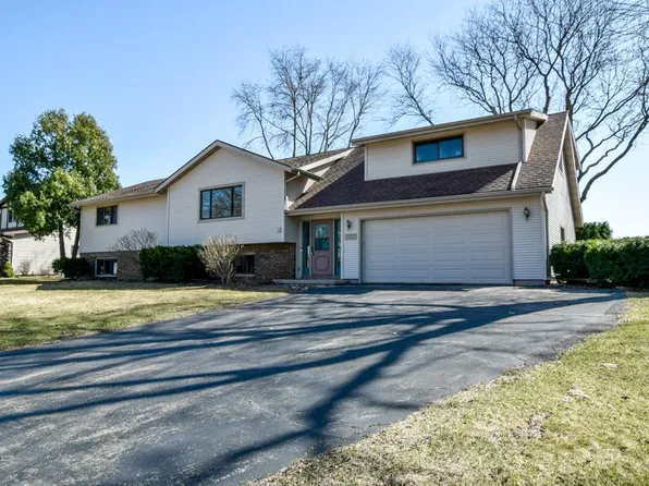 202 Winston Way, Waunakee, WI 53597