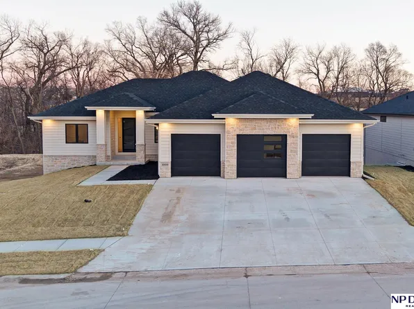20001 V St, Omaha, NE 68135