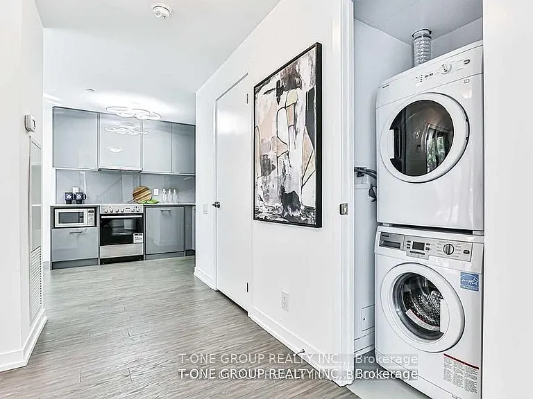 92 McGill St — Photo 9