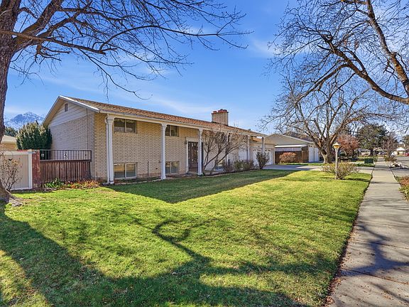 4th image of 2470 E Camelback Rd S