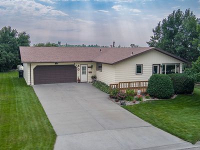 227 Klein Ave S, Center, ND, 58530