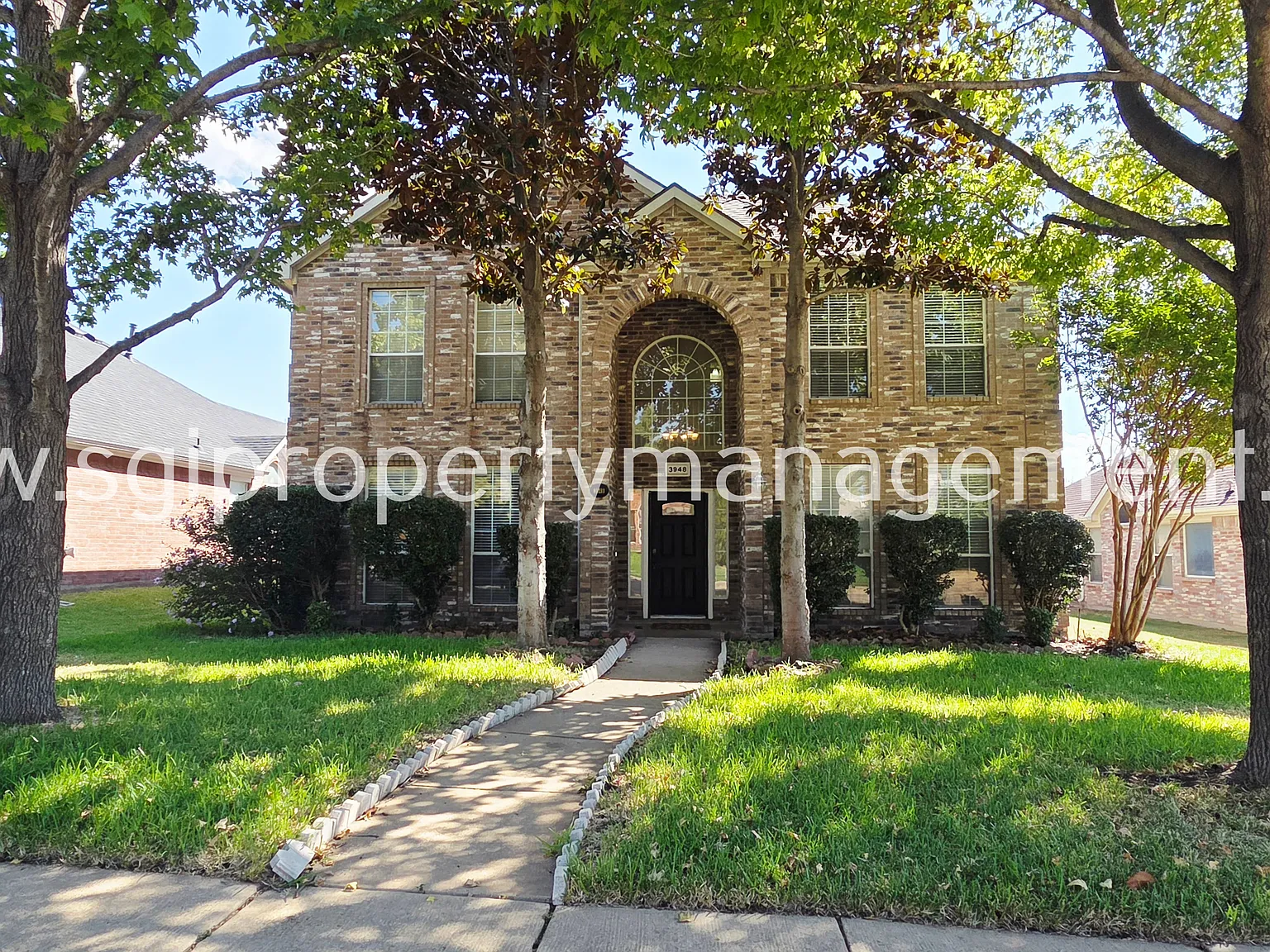4 bed, 2.5 bath, 2328 sqft, $2,700 — Photo 1