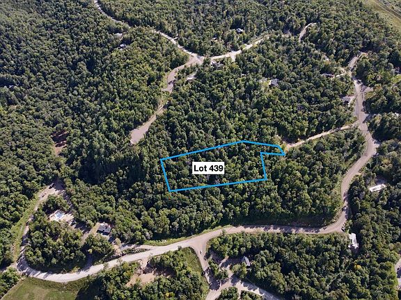 2nd image of 439 Chemin Des Gdns