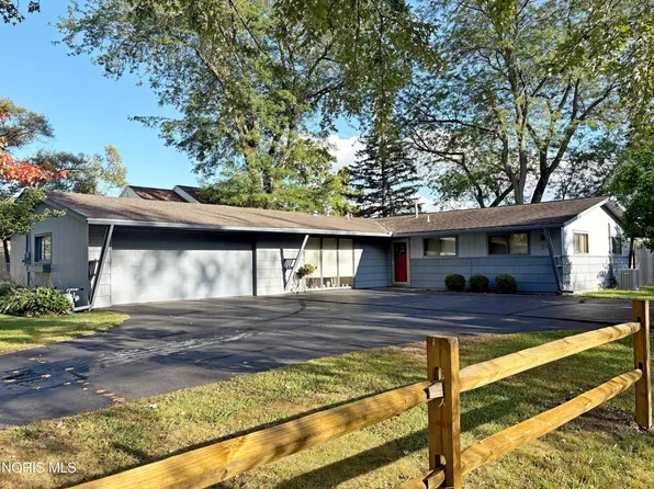 29 Darlyn Dr, Bowling Green, OH 43402