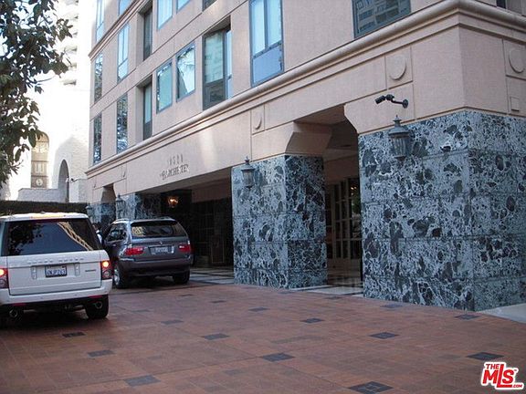 2nd image of 10520 Wilshire Blvd APT 1102