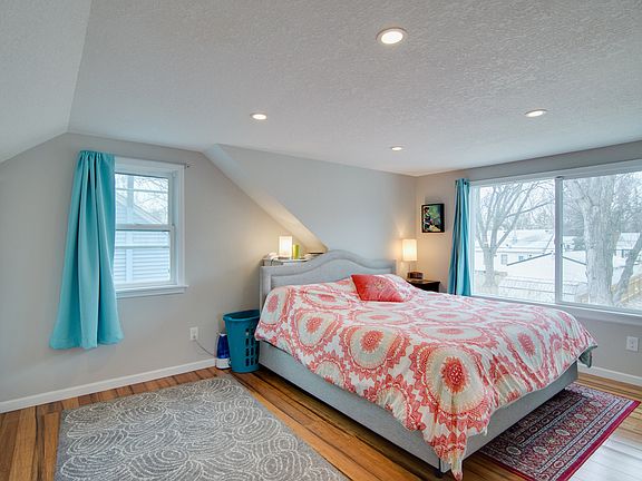 4th image of 7520 Clinton Avenue S