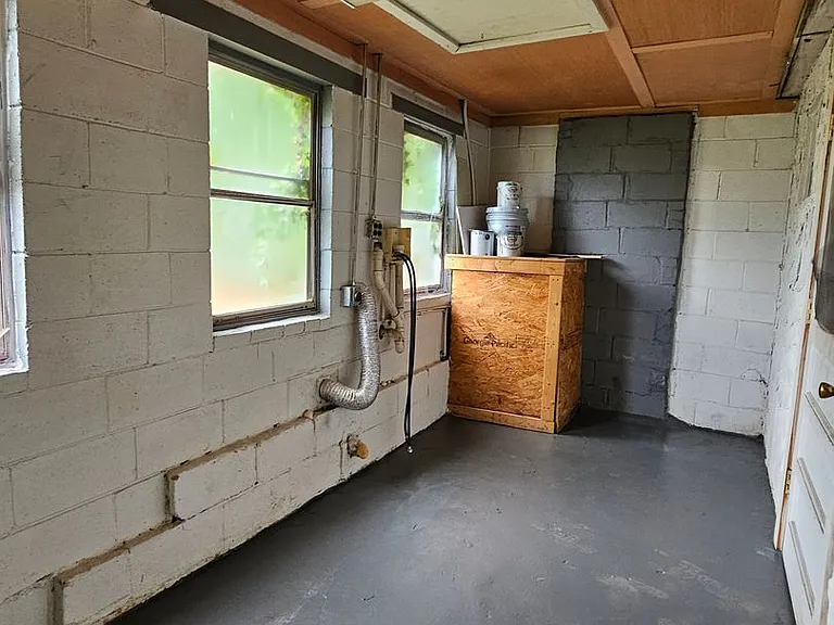 202 Crawford Rd — Photo 13