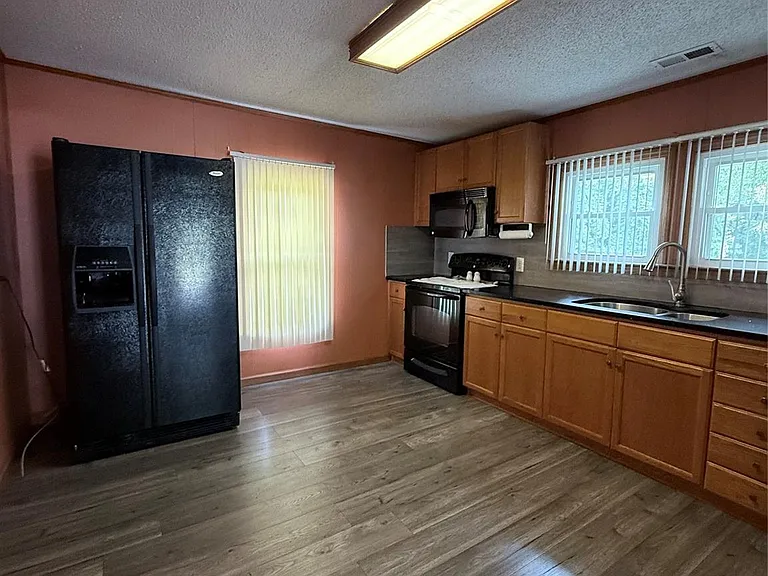 1547 N Piedmont Ave — Photo 5