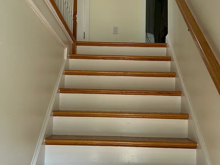 194 Holly Rd — Photo 2