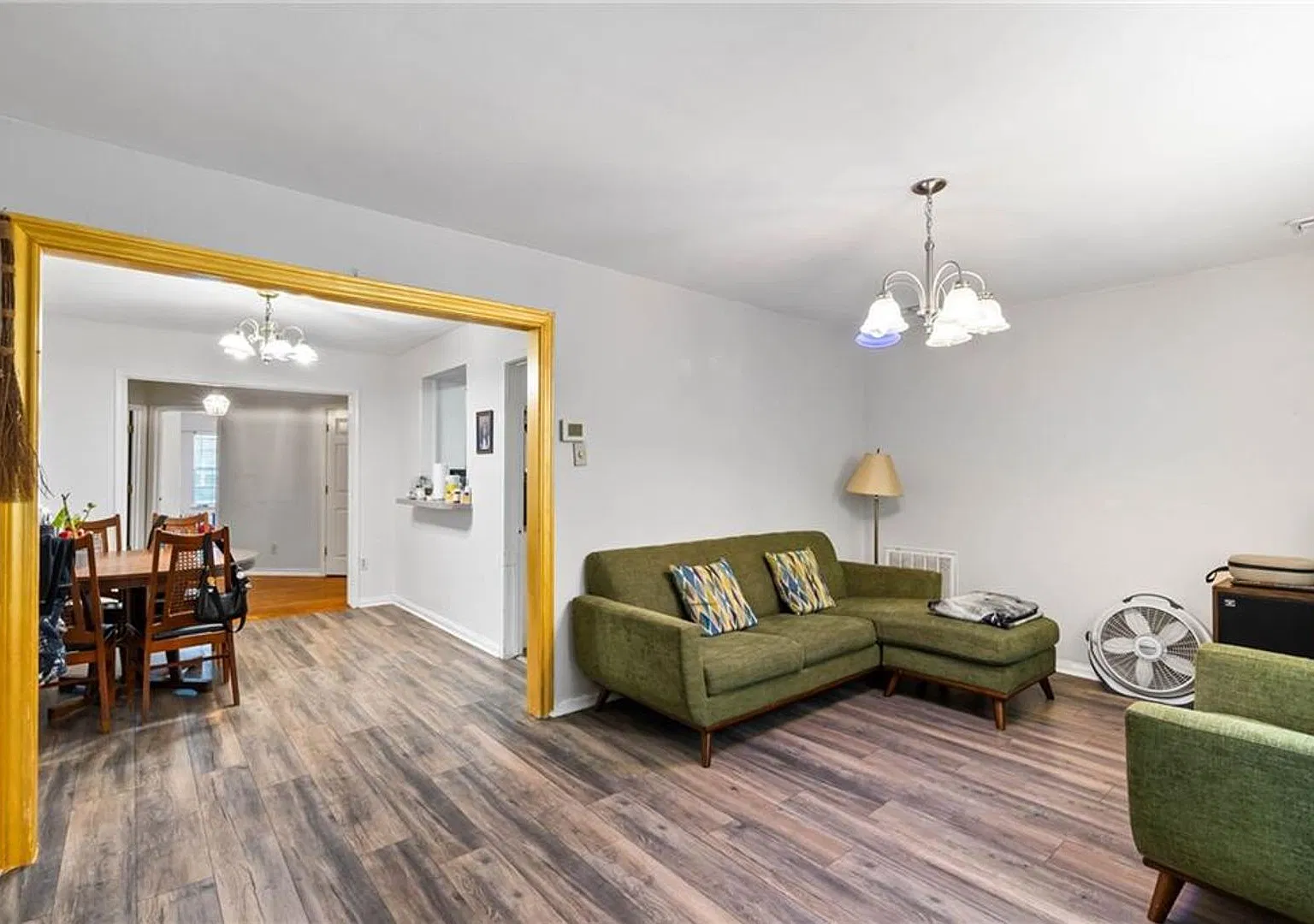 626 Caddo - 3/Bed 2/Bath - $1600/month — Photo 3