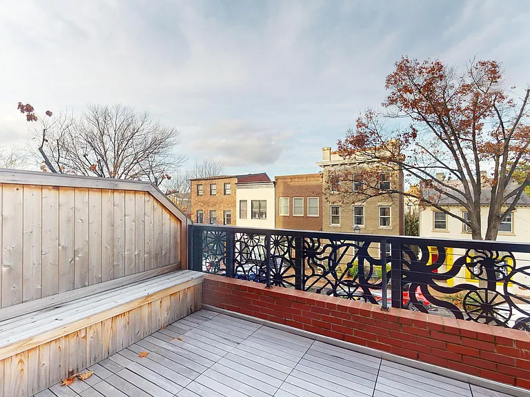 1312 King St #207 — Photo 3