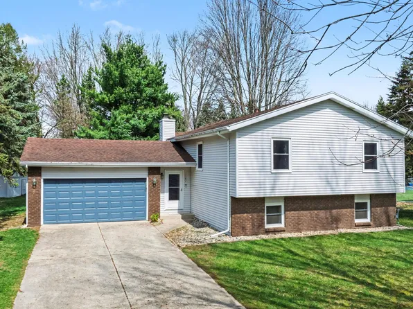 17294 Mackinaw Rd, Three Rivers, MI 49093