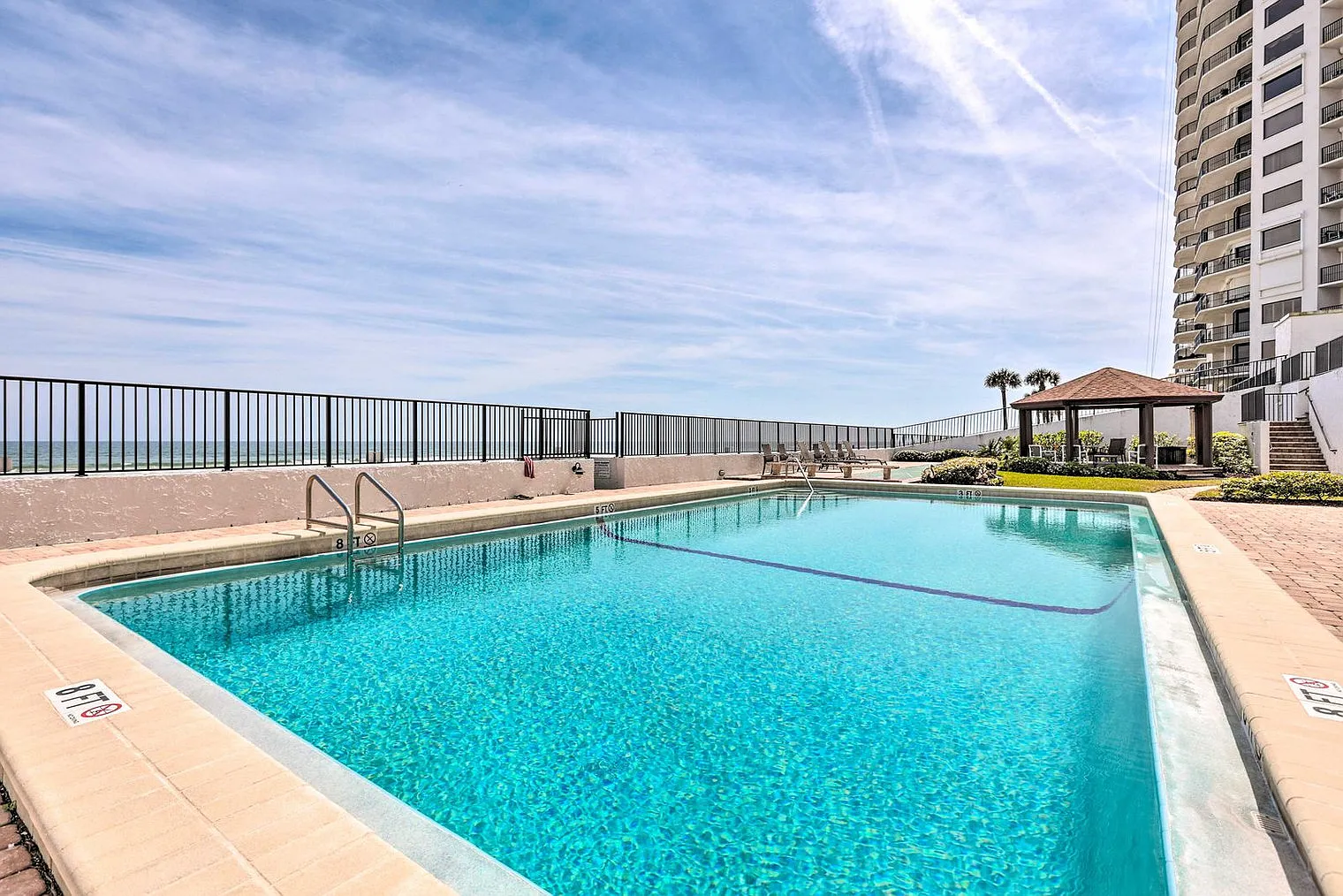 2 bed, 2.0 bath, 1033 sqft, $3,790 — Photo 4